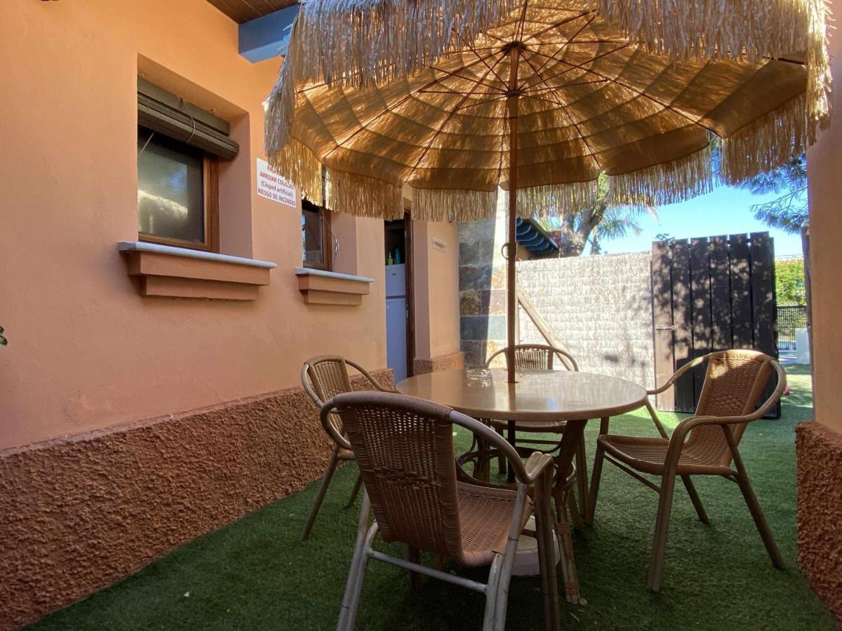 Estudio con jardincito privado barbacoa y piscina compartida para parejas Cádiz Exterior foto